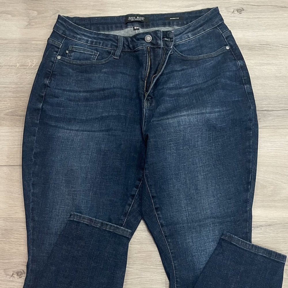 JUDY BLUE 18W DENIM JEANS BUTTON/ZIP FLY SKINNY FIT